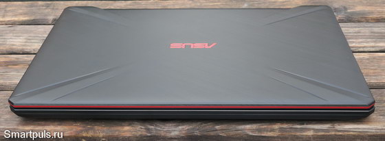 Обзор ноутбука ASUS TUF Gaming FX705GD - вид спереди
