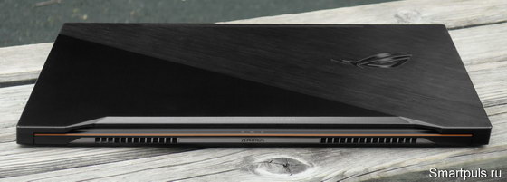 Игровой ноутбук ASUS ROG Zephyrus M GM501GS - вид сзади