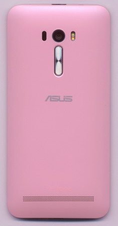 Смартфон ASUS Zenfone Selfie - вид сзади