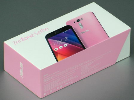 Упаковка смартфона ASUS Zenfone Selfie