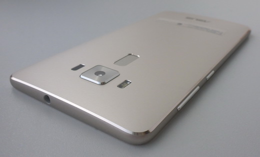 смартфон ASUS Zenfone 3 Deluxe (ZS570KL) - вид сзади