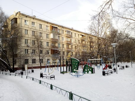 Тест фотосъемки смартфоном dexp ixion ms155 coil. Московский дворик