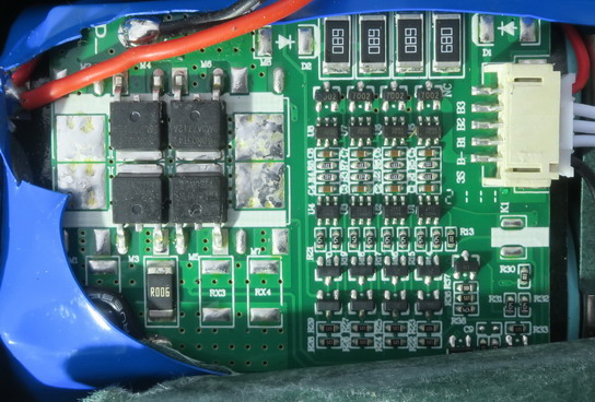 плата BMS в аккумуляторе Kanavano 12 V LiFePO4