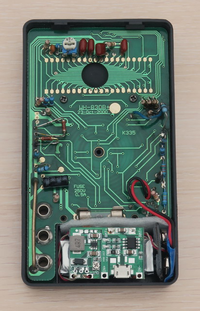 Бескорпусная аккумуляторная Крона в мультиметре DT-830B