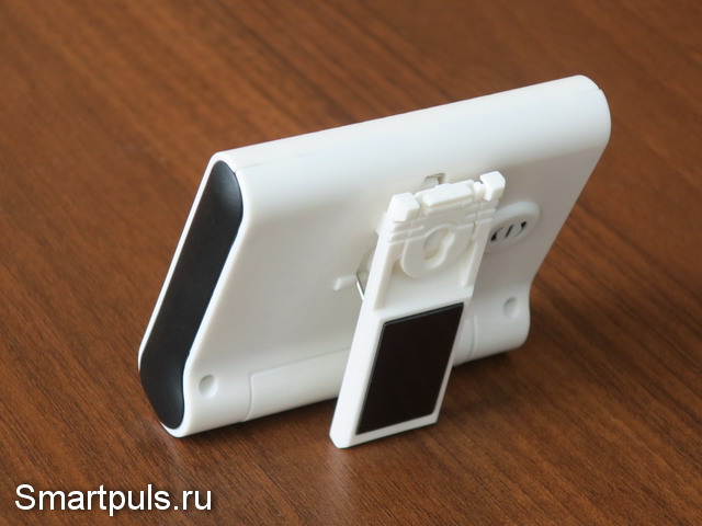 кухонные часы с таймером, вид сзади