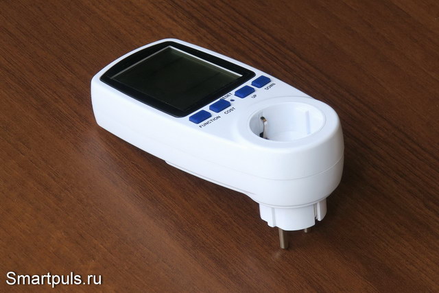 Цифровой ваттметр в розетку - внешний вид