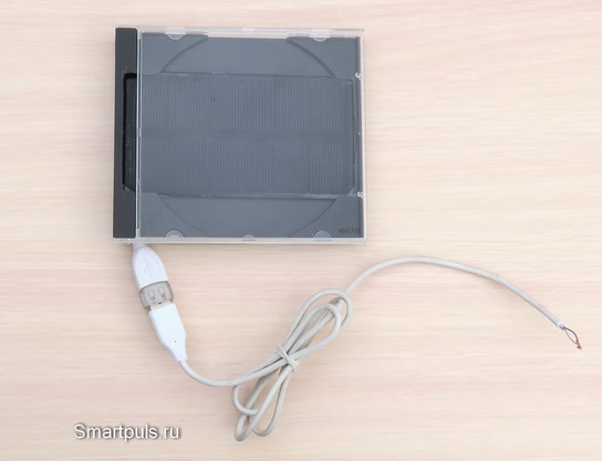 Солнечная панель в коробке из-под CD