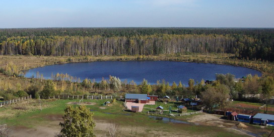 Озеро Бабошкино, вид с высоты, 2012 г. (Википедия) Автор: Vlabul