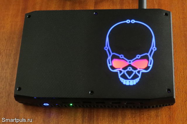 Обзор Intel NUC NUC8i7HVK (BOXNUC8i7HVK2) - светящийся череп