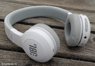 Тест и обзор Bluetooth-наушников с возможностью кабельного подключения JBL E45BT