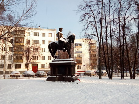 Москва, памятник Маршалу Рокоссовскому. Тест фотосъемки смартфоном lenovo vibe p1m