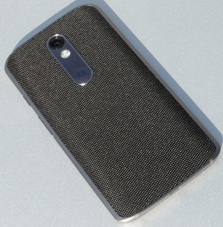 Смартфон Motorola X Force, вид сзади