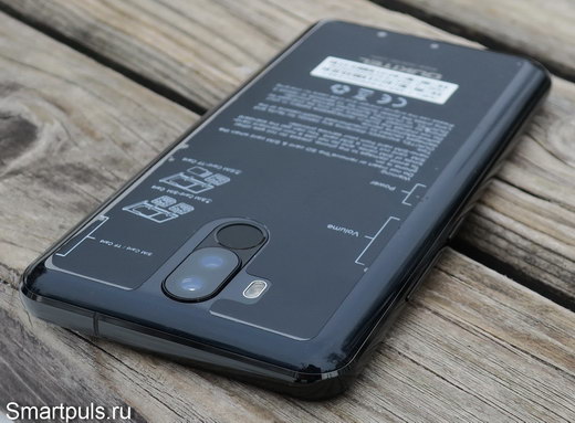 обзор смартфона Oukitel K6 - вид сзади