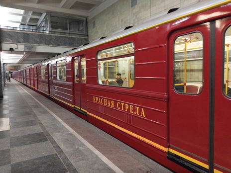 Поезд московского метро "Красная Стрела"
