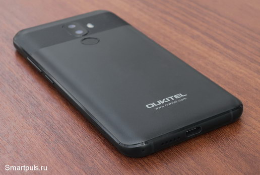 обзор смартфона Oukitel U18 - вид сзади