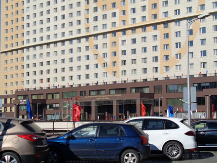 Тест компактного фотоаппарата sony dsc-w830. Многофукциональный центр "Ханой - Москва". Зум = 3
