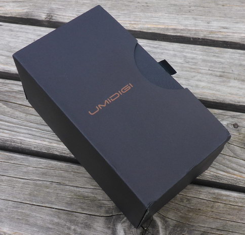 Упаковка телефона UMIDIGI Z1