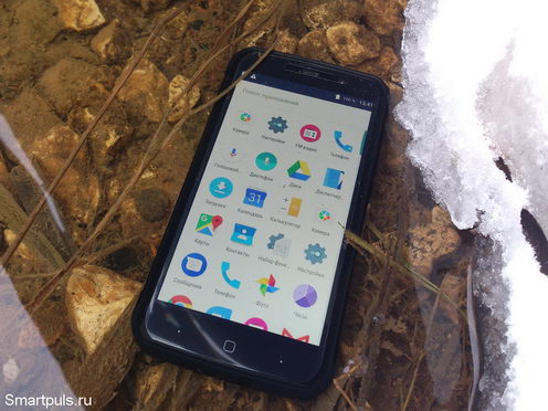 Погружение в воду защищенного по ip68 смартфона Vernee Active