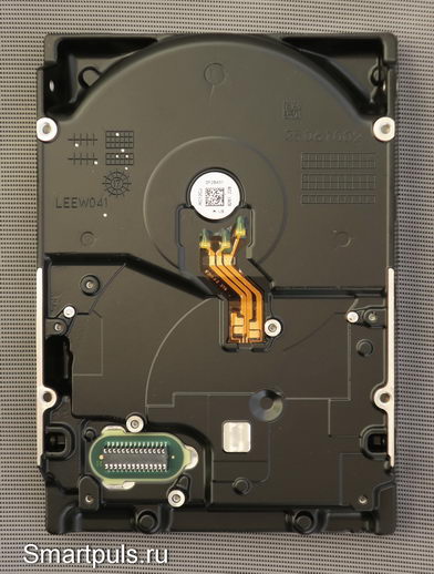 HDD Western Digital Ultrastar DC HC530 14 TB (WUH721414ALE6L4) со снятой платой электроники