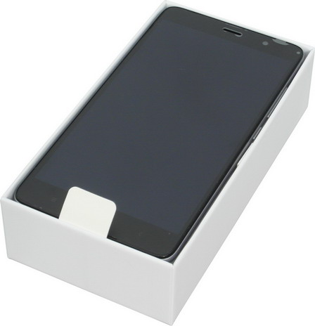 Упаковка смартфона Xiaomi Redmi Note 3