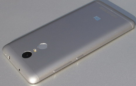 Смартфон Xiaomi Redmi Note 3 - вид сзади